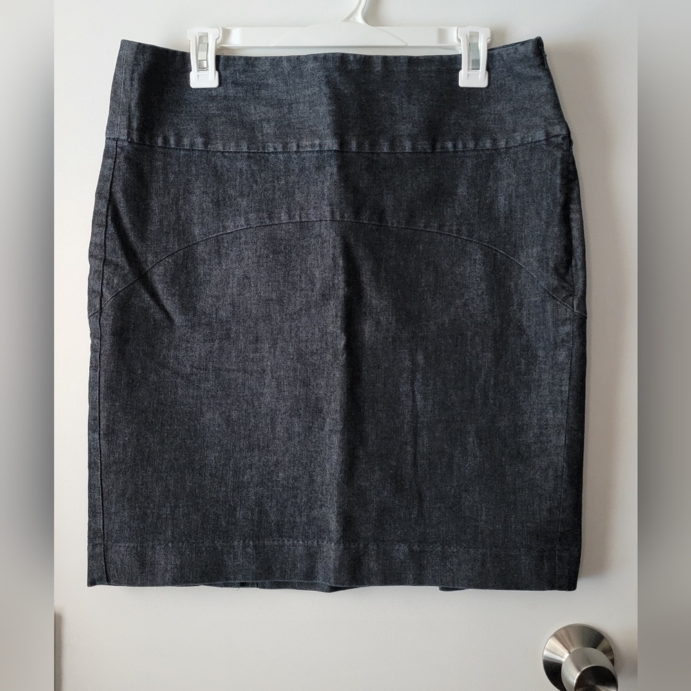 GAP dark denim skirt
